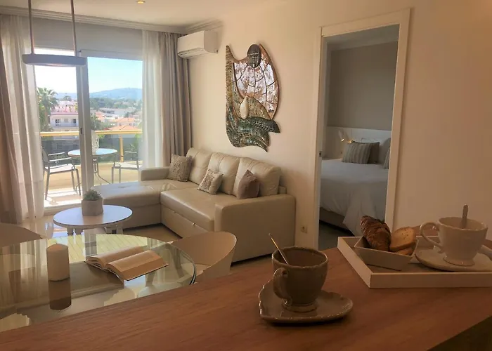 Aparthotel Mediterraneo 4*